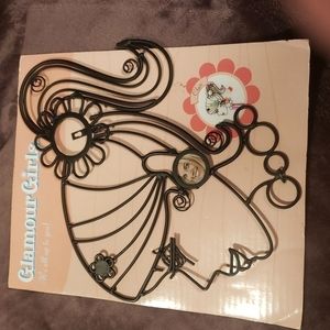 Vintage Alexa Flip Wire Wall Frame Sculpture “Glamour‎ Girls”